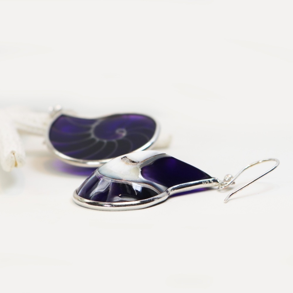 NEW! Black & Silver French Wire Seashell Earrings - Picture 13 of 15
